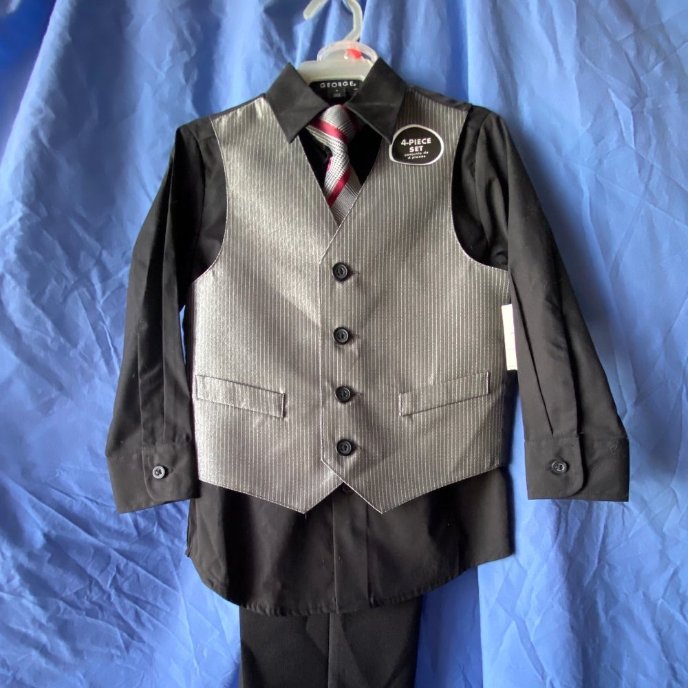Brand new boys black 4 piece suit. size 4